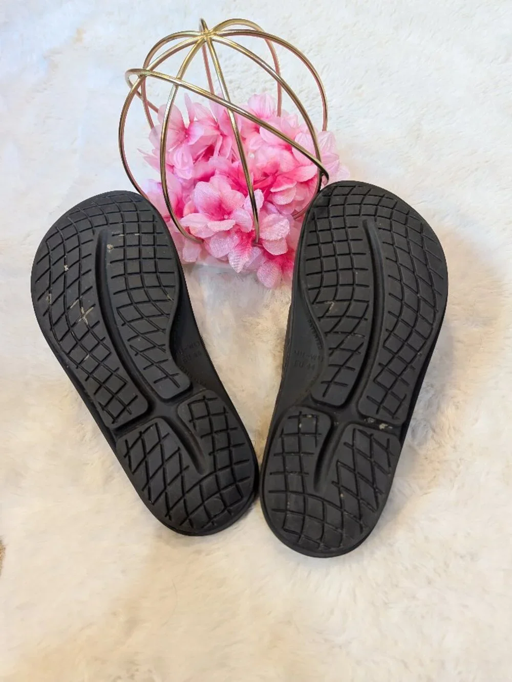 Oofos Black Slides, Men's 11 Women's 13